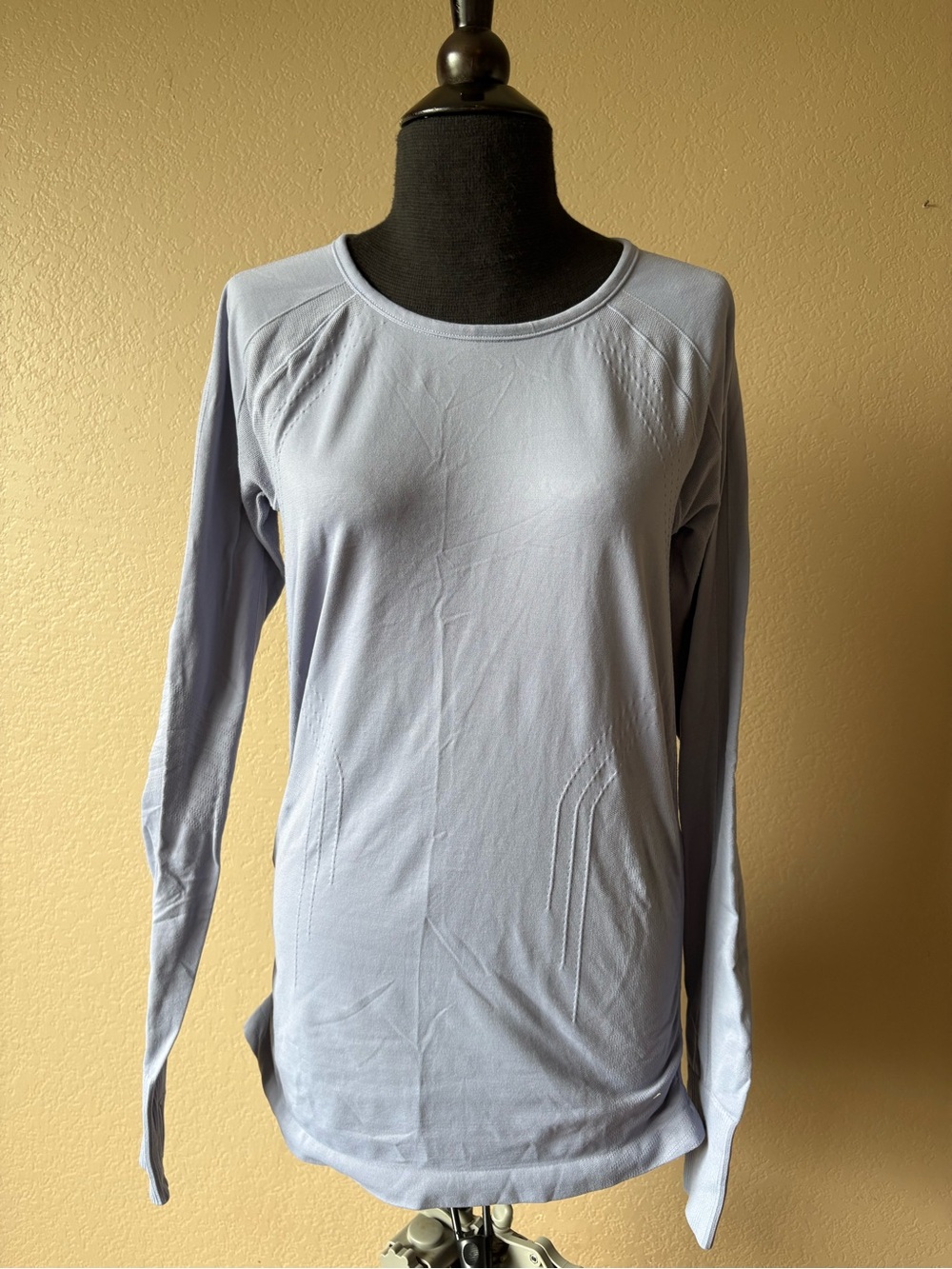 gaiam long sleeve seamless yoga top shirt size M Blue Grey Thumb Holes Pilates